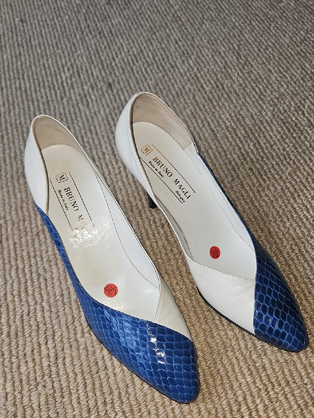 New! Vintage Bruno Magli Blue Snakeskin White Leather Pointed Pumps